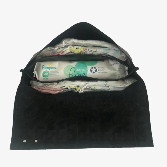 Mozz Luier Etui black dots reverse